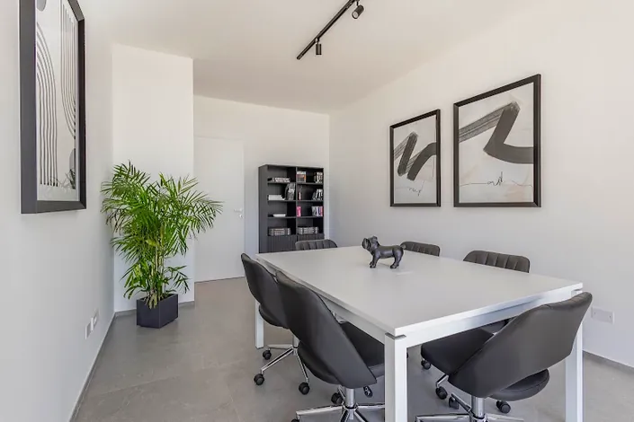 Fama Business Center